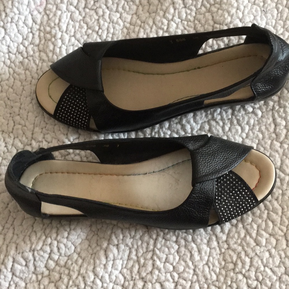 Black sandals